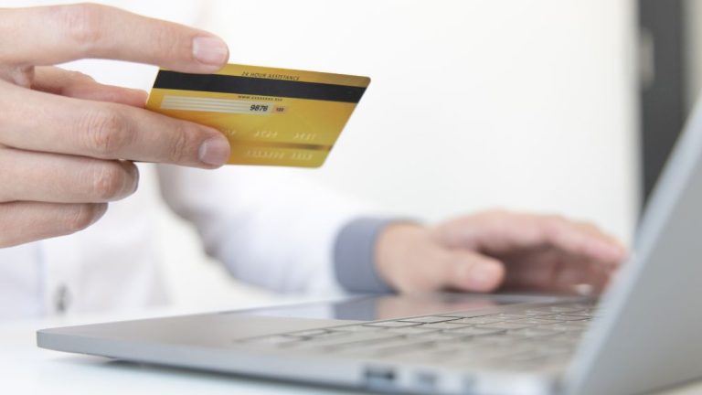 Mudança no Cartão de Crédito: Juros cobrados não podem ser maior que o valor da dívida